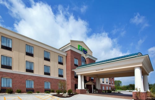 Drive up to complimentary parking, wifi and breakfast w/your stay