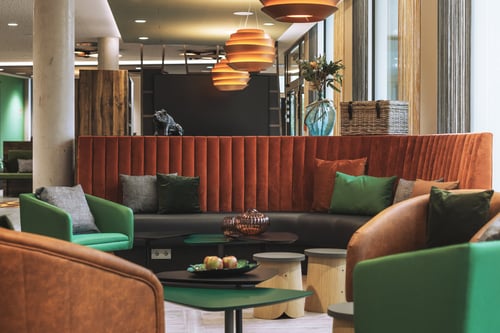 Our lobby: The perfect place to relax & connect.