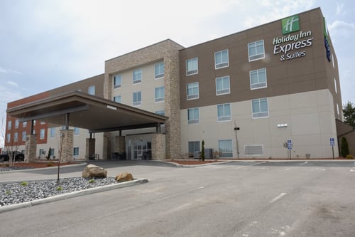 Business or leisure travel, a warm welcome awaits you!