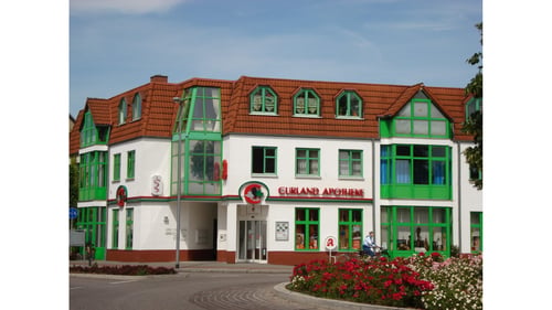 Aussenansicht der Curland Apotheke