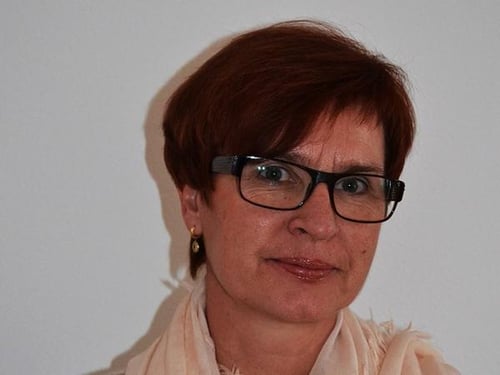 Dr. Barbara Schnell