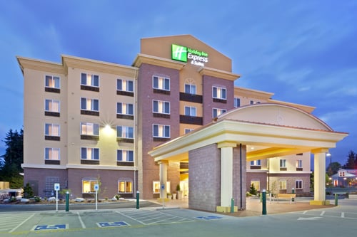 Close to shopping, the Holiday Inn Express in Lynnwood