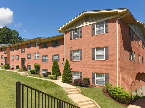 Kenilworth at Charles Apartments