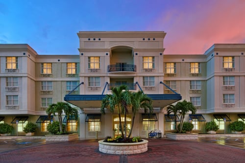 voco Sarasota welcomes you with a sea breeze and beautiful sunsets