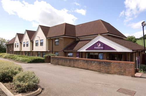 Premier Inn Dunstable South A5 hotel exterior