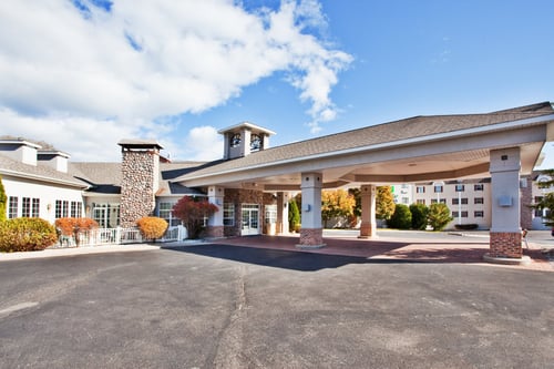 Welcome to Holiday Inn Express & Suites St. Ignace-Lake Front!