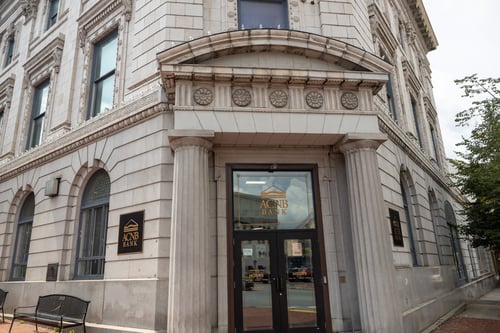 Exterior photo of ACNB Bank - Lincoln Square in Gettysburg, PA.