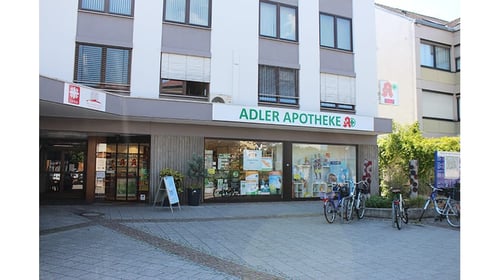 Aussenansicht der Adler Apotheke