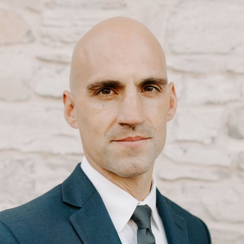 Headshot of Shawn Clarke.