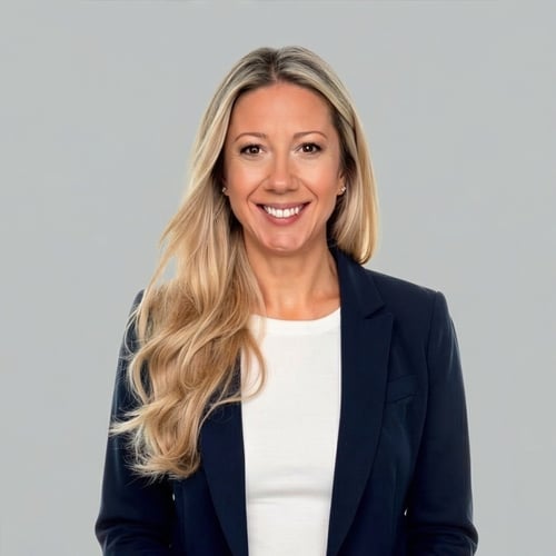 Headshot of Jennifer Maris, a wealth advisor at Chase