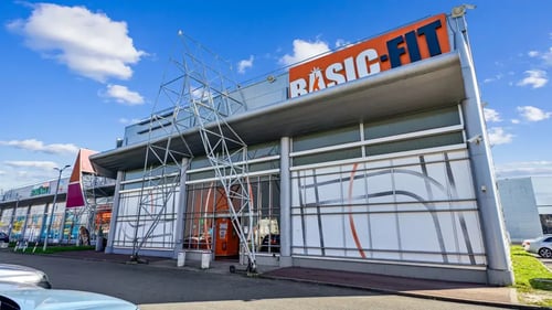 Basic-Fit Sainte-Geneviève-des-Bois Av Croix Blanche - front club outside