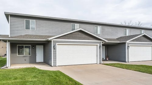 cover photo for Beal Townhomes in Sioux Falls, SD 57108