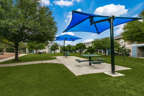 Community Courtyard at Rosillo Creek Apartments in San Antonio, TX
