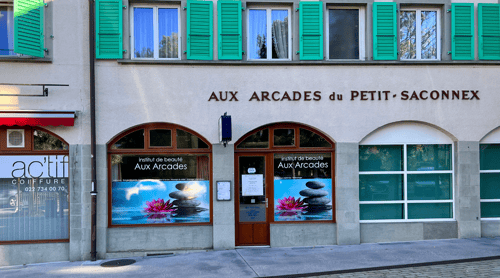 Institut de beauté, bien situé avec place de parc payante à disopsition