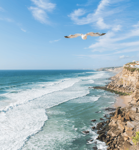 Bords de mer d'Azenhas Do Mar près de Cascais, Portugal