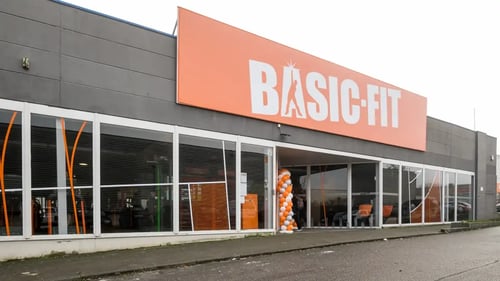 Basic-Fit La Louviere Avenue de Wallonie 24/7 - front club outside