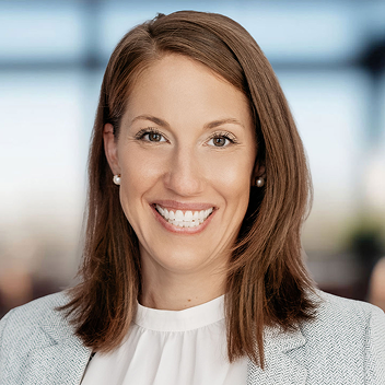 Headshot of Lindsay Williams.