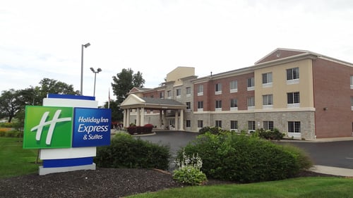Welcome to Holiday Inn Express & Suites Indianapolis North Carmel