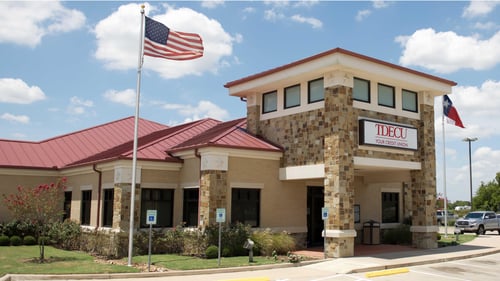 TDECU Hallettsville Exterior