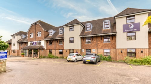 Premier Inn London Gatwick Airport South (London Road) hotel exterior