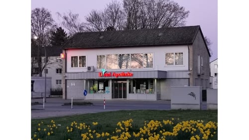 Aussenansicht der Distel-Apotheke