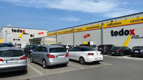 Außenansicht der tedox Filiale in Grevenbroich
