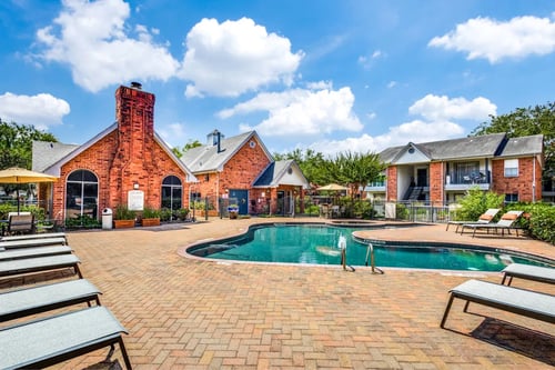 Swimming pool at Monarch Medical Center in Houston, TX 77054