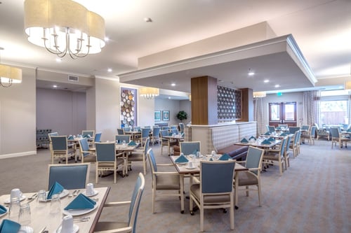 Village on The Park Plano offers restaurant style dining, as well as elegant dining rooms.