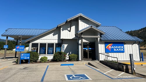 Banner Bank branch in Greenview, California