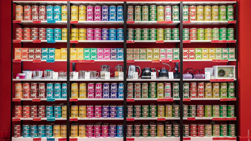 Votre boutique Kusmi Tea Aéroport Paris-Charles De Gaulle (CDG) propose une large gamme de thés et infusions bio Made in France ainsi que des coffrets cadeaux et accessoires à thé.