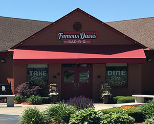 Storefront of Famous Dave's Westland