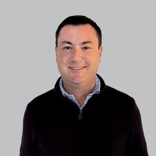 Headshot of Zack Ginsburg, a wealth advisor at Chase