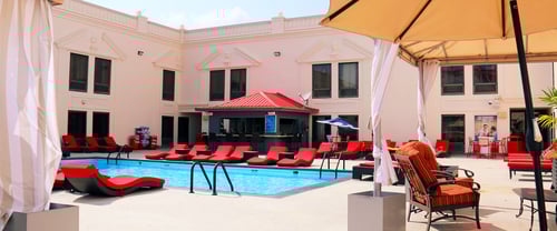 Outdoor pool in Horseshoe Tunica.