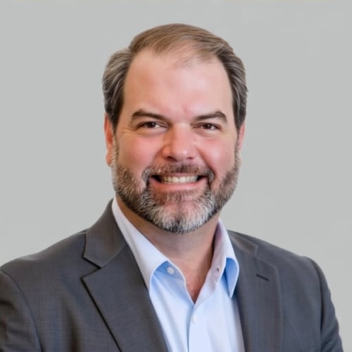 Headshot of Robert Vastine, a wealth advisor at Chase