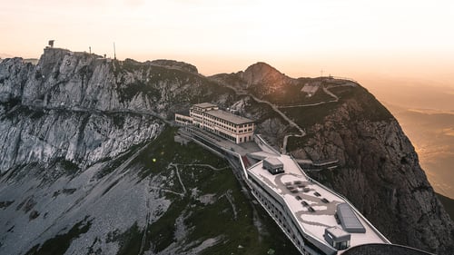 Hotel Pilatus-Kulm bei Sonnenuntergang