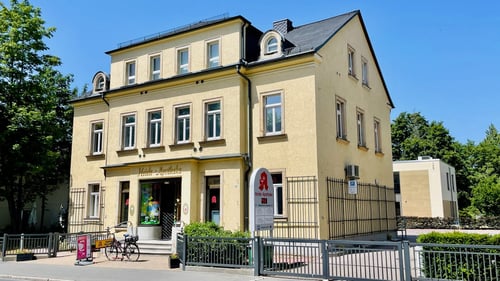 Aussenansicht der Heide-Apotheke