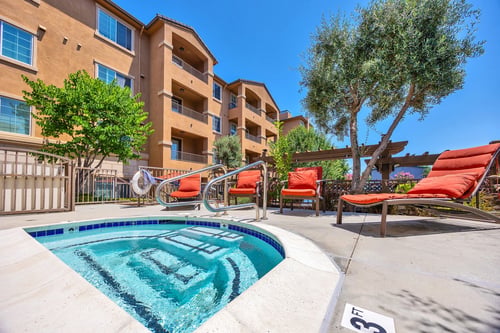 Pool at Aviara Apartments, California 95116