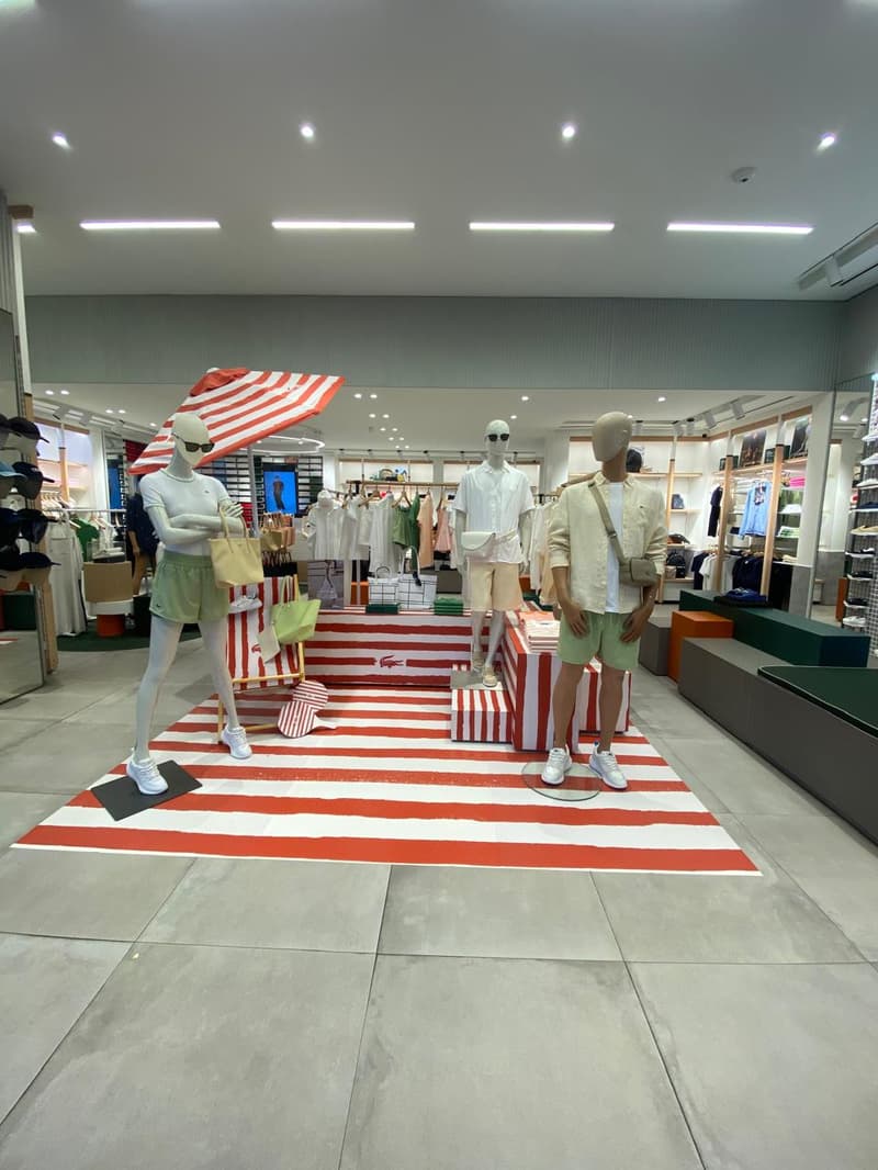Close Up - Store