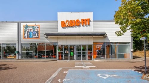 Basic-Fit Moneteau Rue de Londres zac macherin 24/7 - front club outside
