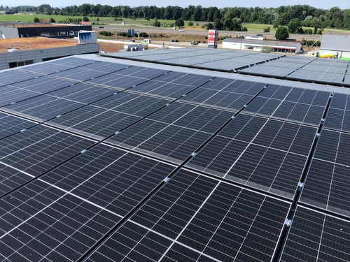 Photovoltaikanlage auf Geschäftsgebäude