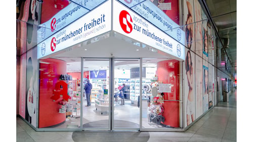 Aussenansicht der Apotheke zur Münchener Freiheit