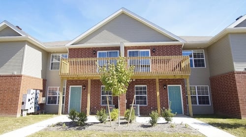 Townhome buildings at The Reserves at 1150 Apartments, Ohio, 44134
