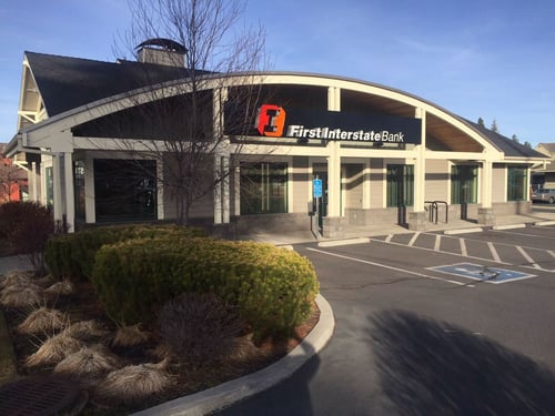 Exterior image of First Interstate Bank in Bend, Oregon.