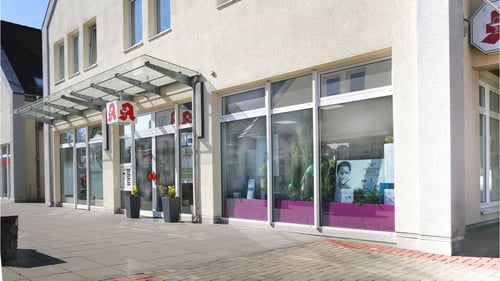 Aussenansicht der Apotheke am Wolfsanger