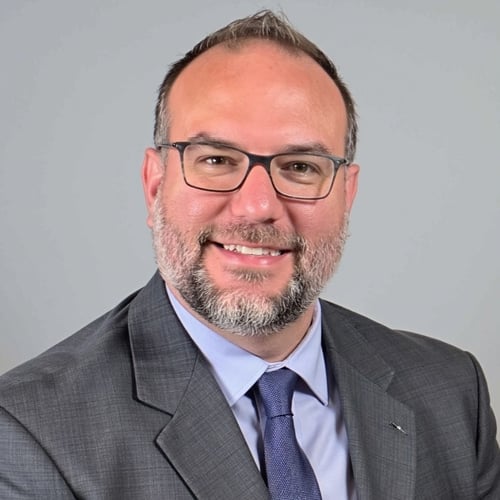 Headshot of David Winikates, a wealth advisor at Chase