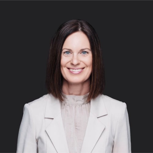 headshot of angela gray