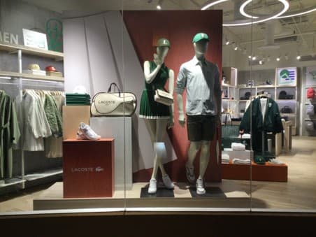 Close Up - Store