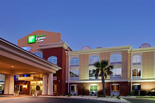 Beautiful Hotel Directly off I-20 Exit 98