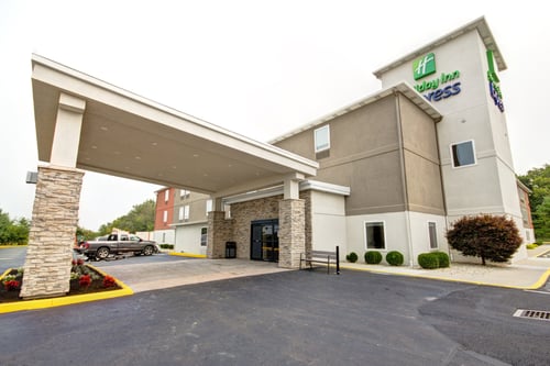 Welcome to Holiday Inn Express Columbus-Obetz