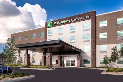 The brand new Holiday Inn Express & Suites welcomes you home.